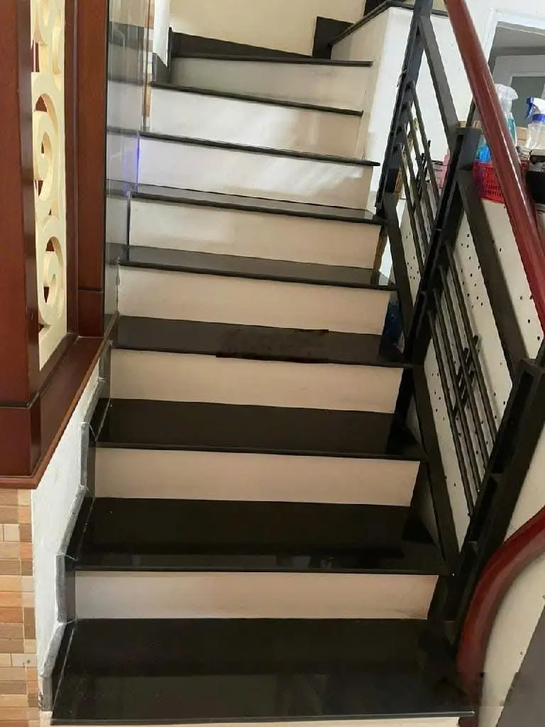 Sổ sẵn ra đi gấp căn nhà DT 80m2, nằm trên mặt tiền Trịnh Quang Nghị, gần UBNX xã Phong Phú, SHR