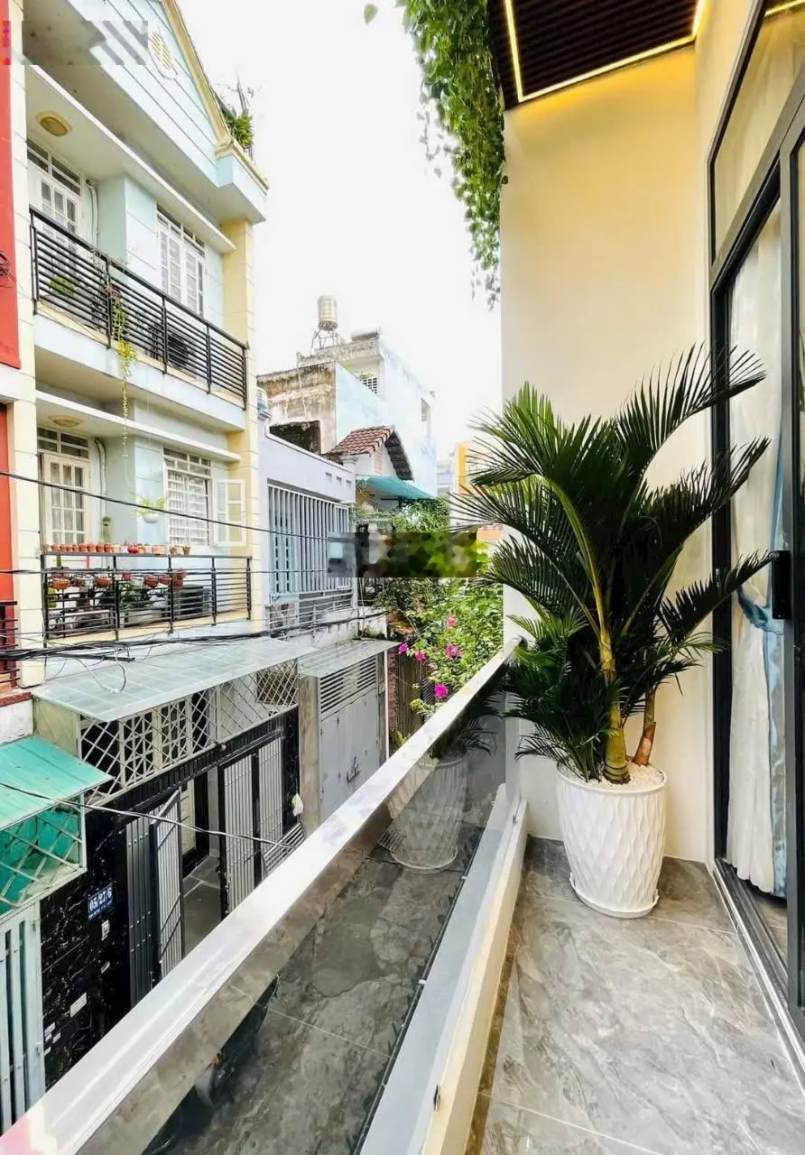 Bán nhà ở Lý Chính Thắng, P Võ Thị Sáu, Quận 3, DT 52m2 (4x13,5m) sổ hồng riêng, nhà đẹp mới 99%