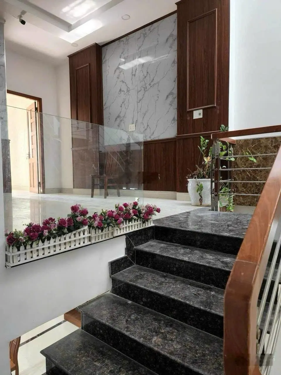 Bán gấp nhà mặt phố Phan Bôi - Cách biển Mỹ Khê 3 phút- Sụp hầm