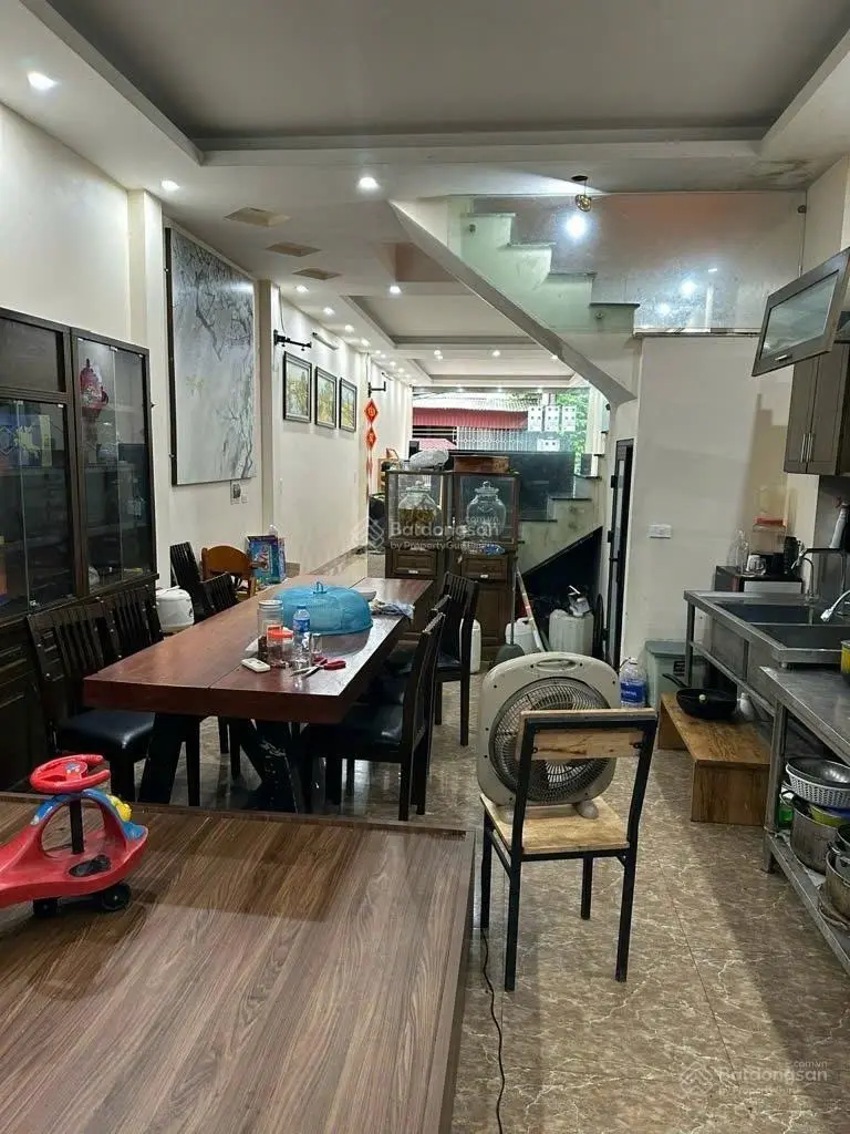 Bán nhà rộng, ngõ rộng ô tô tránh, gần phố chính Nguyễn Văn Cừ Nguyễn Văn Linh
