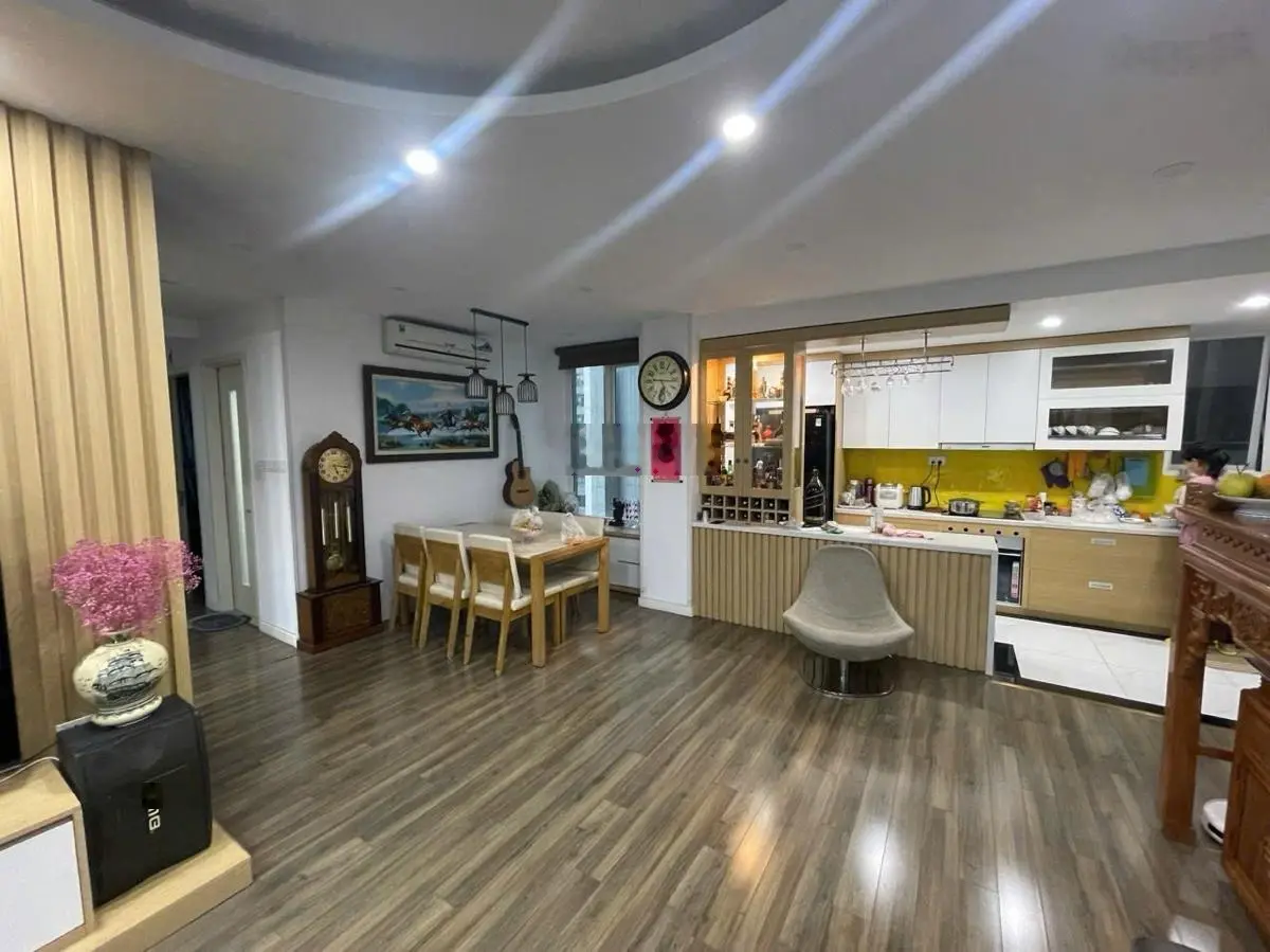 Bán căn hộ Season Avenue Mỗ Lao 111m2, 3PN, 2WC, có lot để ô tô. Giá nhỉnh 8 tỷ