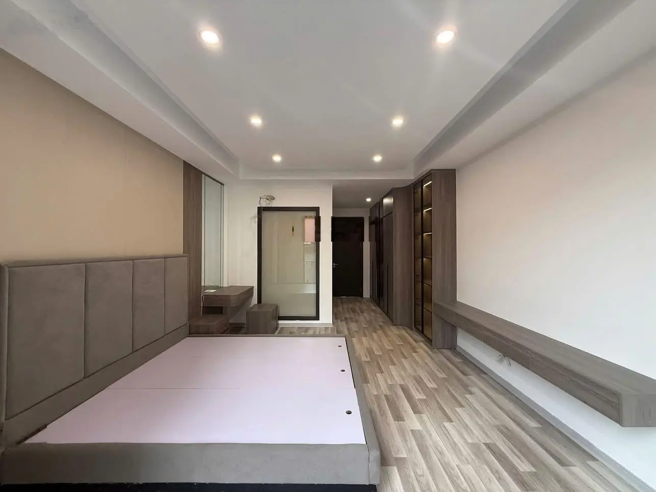 Chỉ 14 Tỷ,Bán Nhà Ngoại Giao Đoàn,Xuân La,Tây Hồ - m52M2 -6 Tầng -Thang Máy- Ô Tô Đỗ Cửa-2 Thoáng.