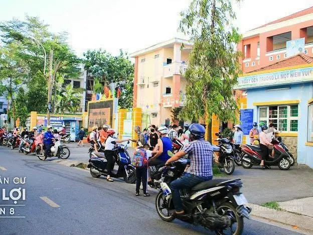 Siêu rẻ. Bán đất mặt tiền đường Phạm Thế Hiển, DT 100m2 full thổ cư chỉ 40 triệu/m2. Quận 8