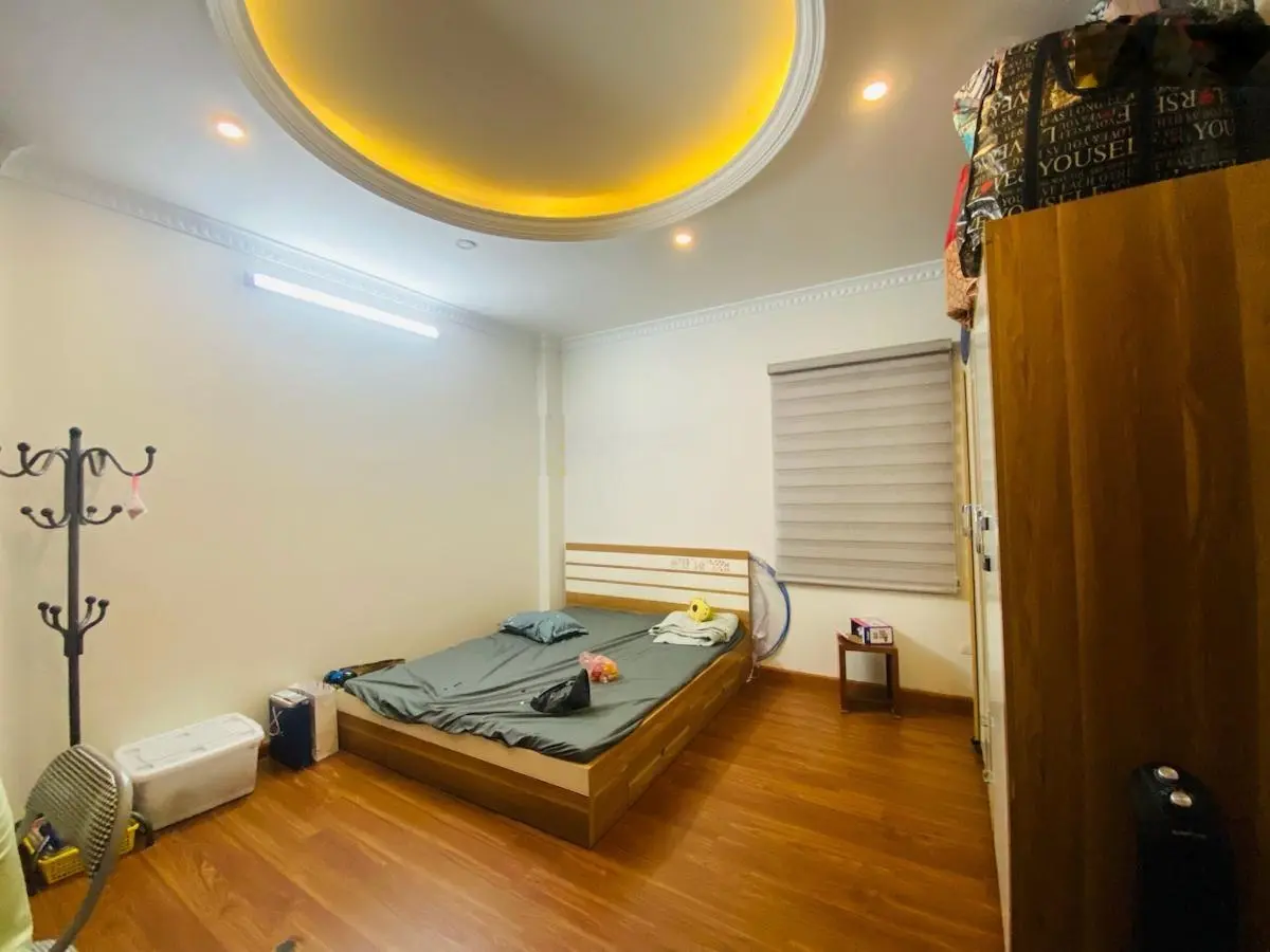 Bán nhà phố Doãn Kế Thiện: 33/40m2, 5 tầng, mặt tiền 5m, giá 9.6 tỷ Cầu Giấy 3 thoáng