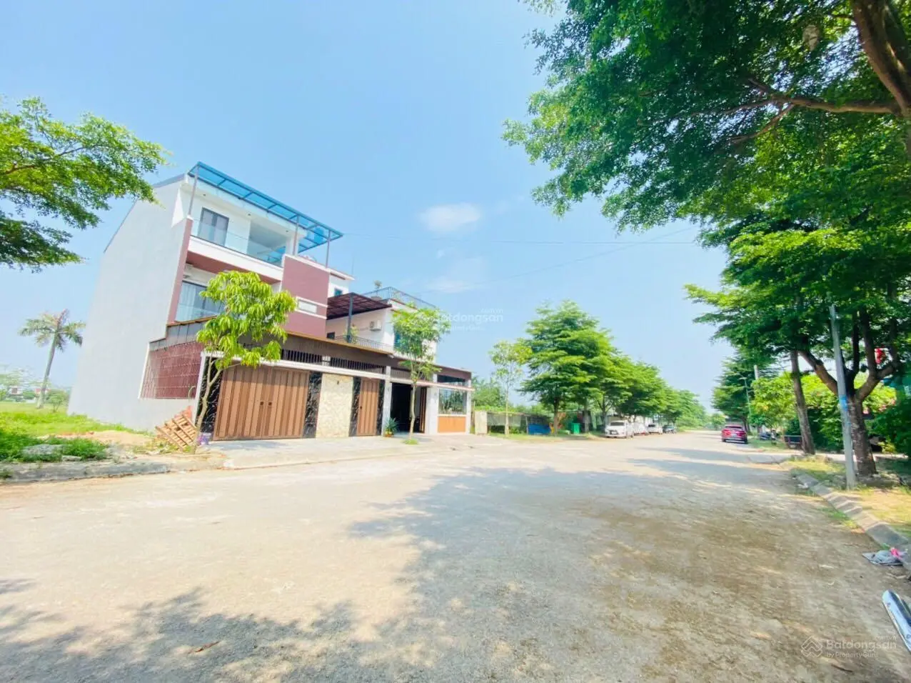 BÁN GẤP LÔ ĐẤT ĐẸP ĐƯỜNG 17M GẦN BẾN XE BẮC VINH