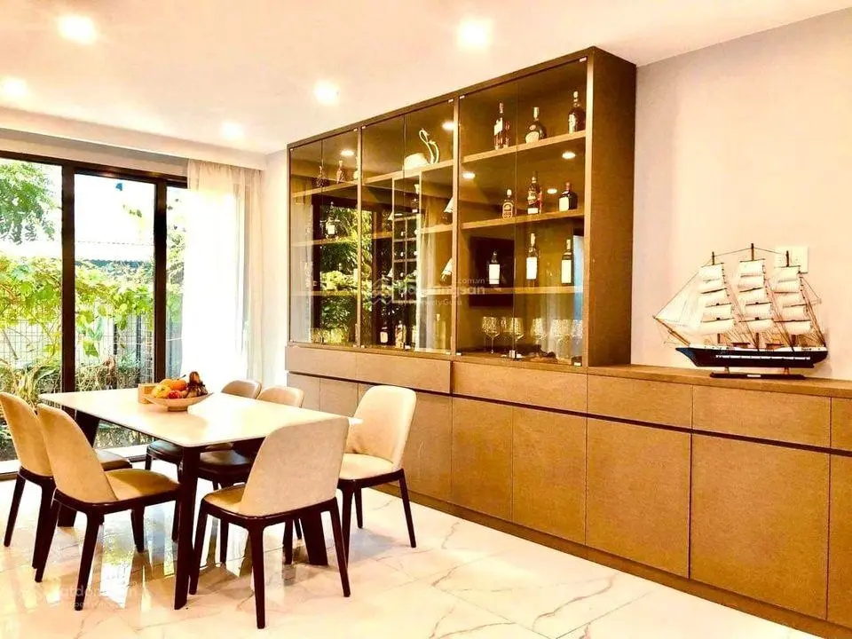 Bán nhà Trần Quốc Hoàn-Phan Văn Trường, Cầu Giấy 77m2, nhỉnh 19 tỷ 24 chỗ ngủ vỉa hè, văn phòng