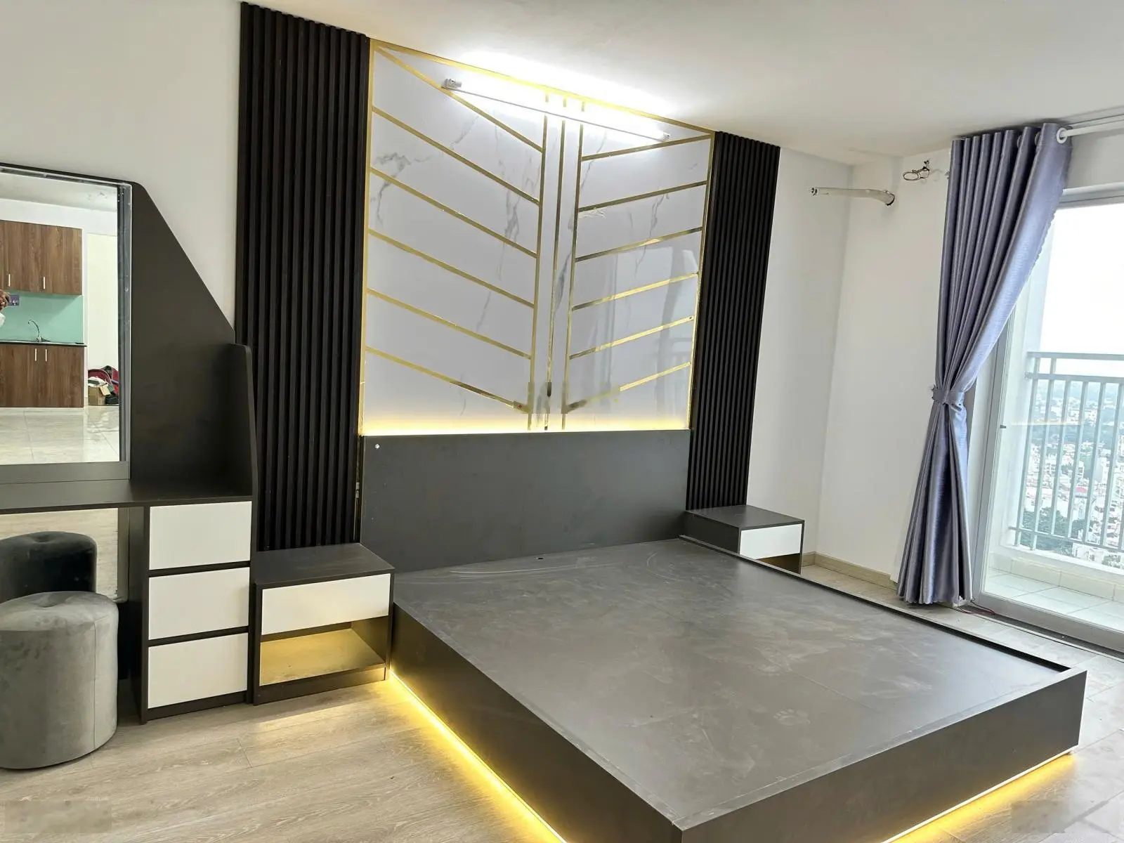 Bán căn hộ chung cư tại blue sky tower, 1,85 tỷ - 55m2 - đẹp, nhiều tiện ích.đt 0909 456 ***