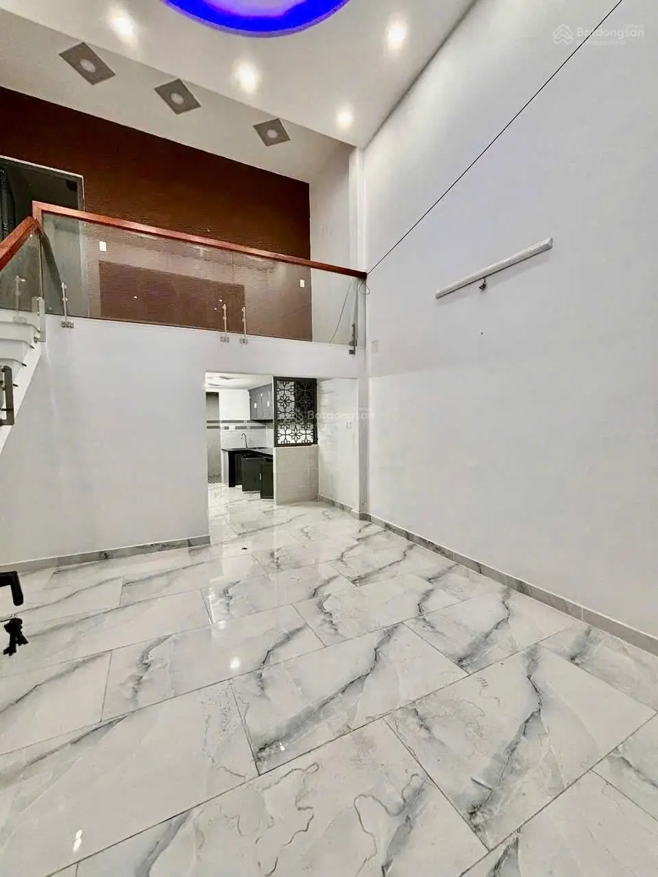 Q4 nhà MT hẻm 3m. SHR 49.5m2. 3tầng BTCT. KDC dân trí cao tiện KD mua bán. Chỉ 4.2tỷ còn TL