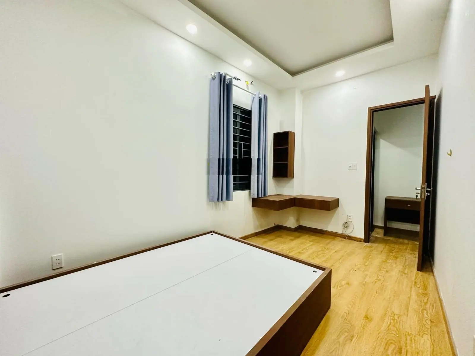 Căn góc hẻm xe tải đối diện Vạn Phúc City. 40m2 4x10 2PN. Giá 4.6 tỷ