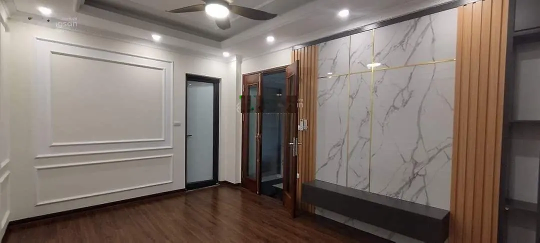 Bán gấp nhà siêu vip Quan Hoa phân lô dân xây 36m2 x 7 tầng, mặt tiền 6m thang máy ô tô vào nhà