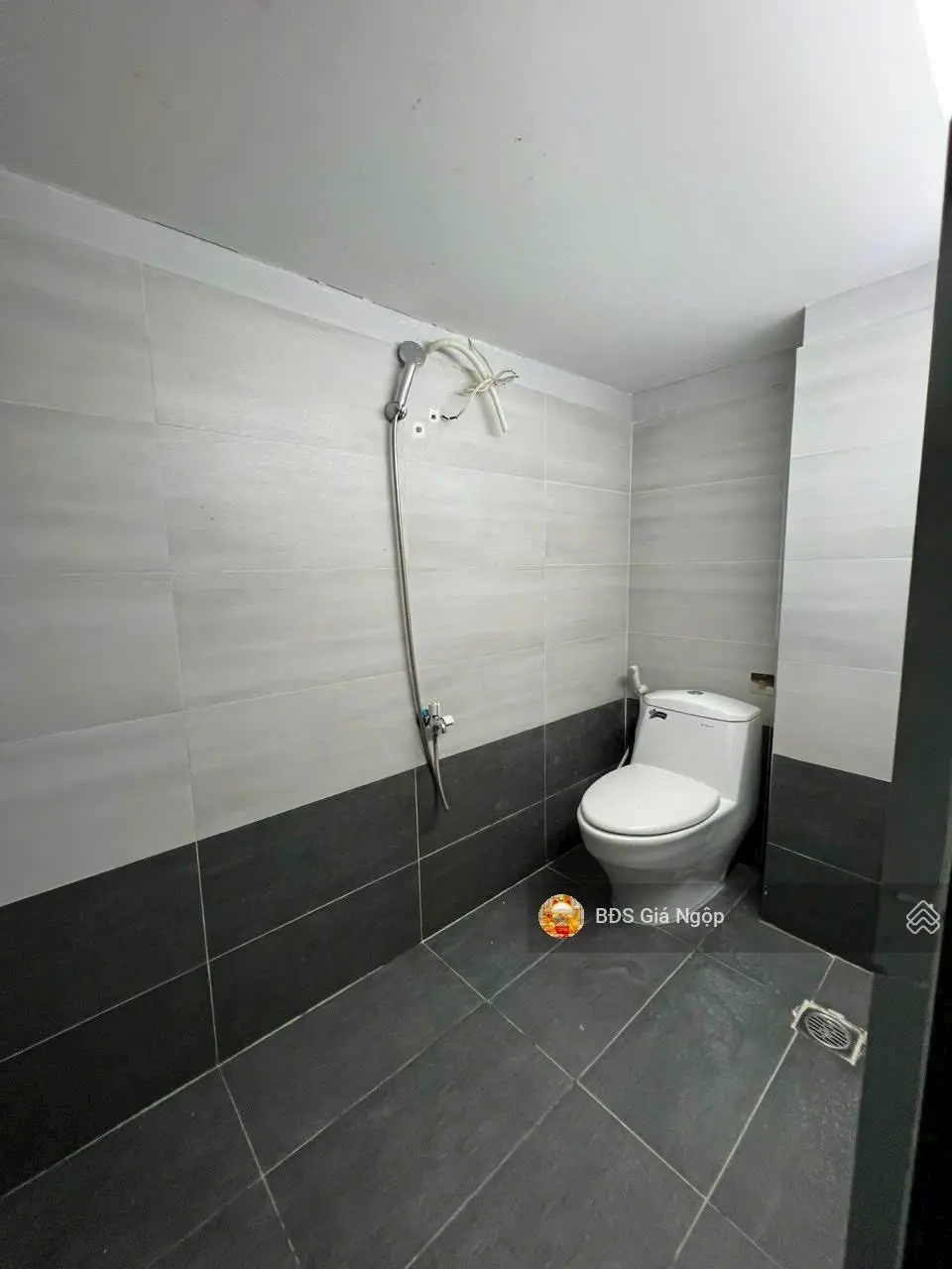 CHÚ TÀI Bán căn hộ dịch vụ mặt tiền đường gần chợ Cây Xoài Q2.DT 88M2 THU NHẬP 50Tr/TH