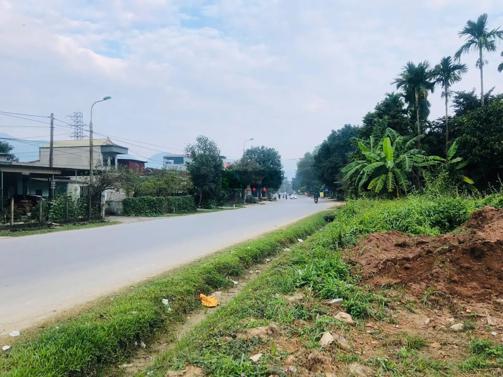 cần bán gấp lô đất siêu rẻ. Siêu tiềm năng. Đầu TP Hòa Bình. Giai đoạn 2 lô đất sẽ ra mặt đường