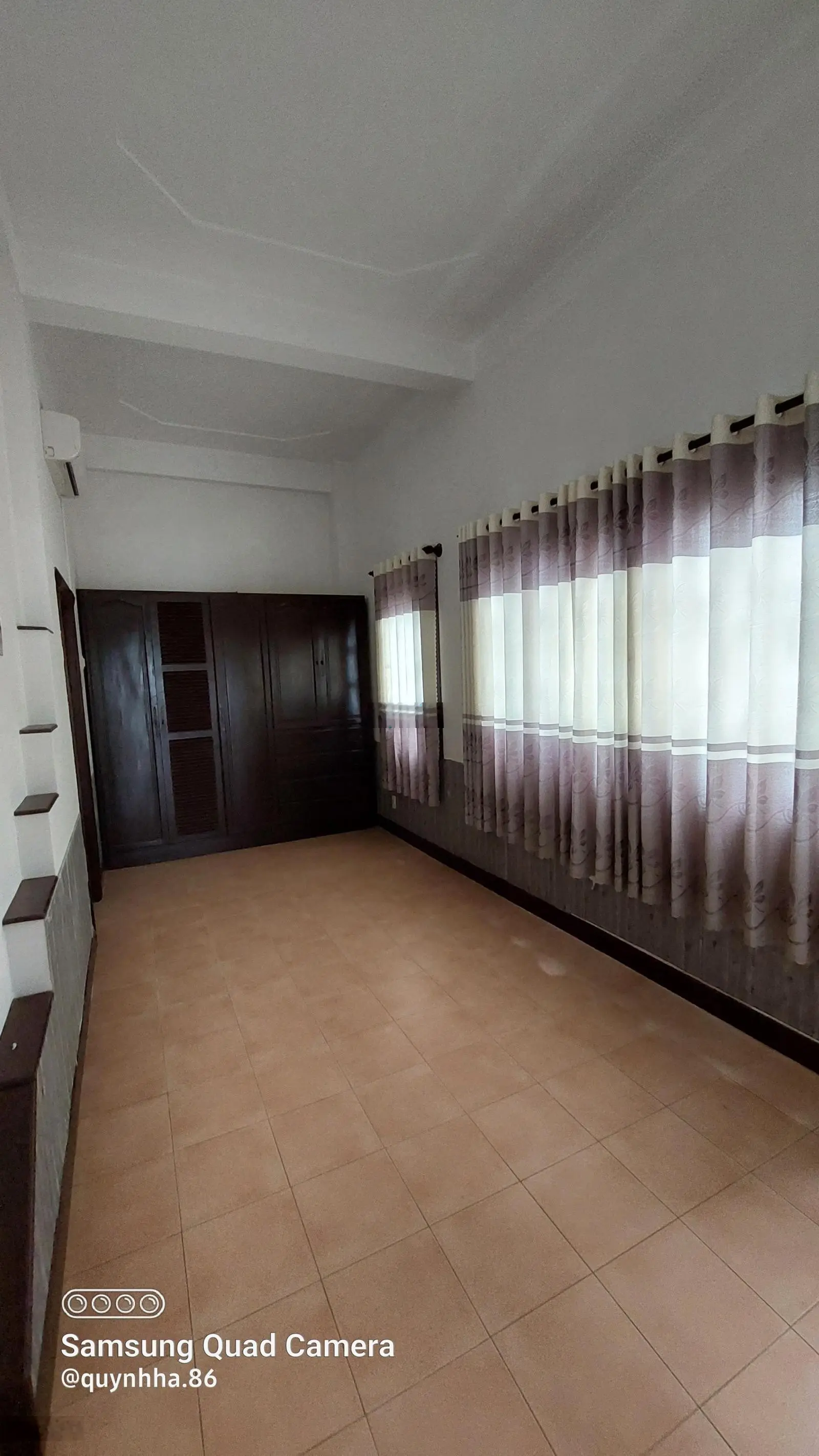 Nhà 3 tầng góc 2 mặt tiền sát biển Phạm Văn Đồng, Dt 73 m2 ngang 5m hướng Đông, đường oto thông 5m