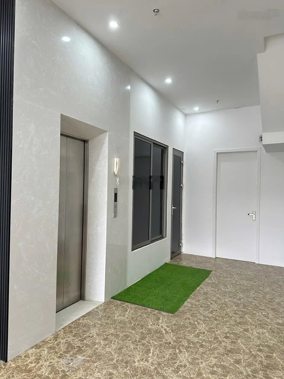 Bán toà căn hộ 5 tầng Khuê Mỹ Đông 10 - Đối diện công viên. DT 102m2 giá 16,2 tỷ TL. DT 60tr/th