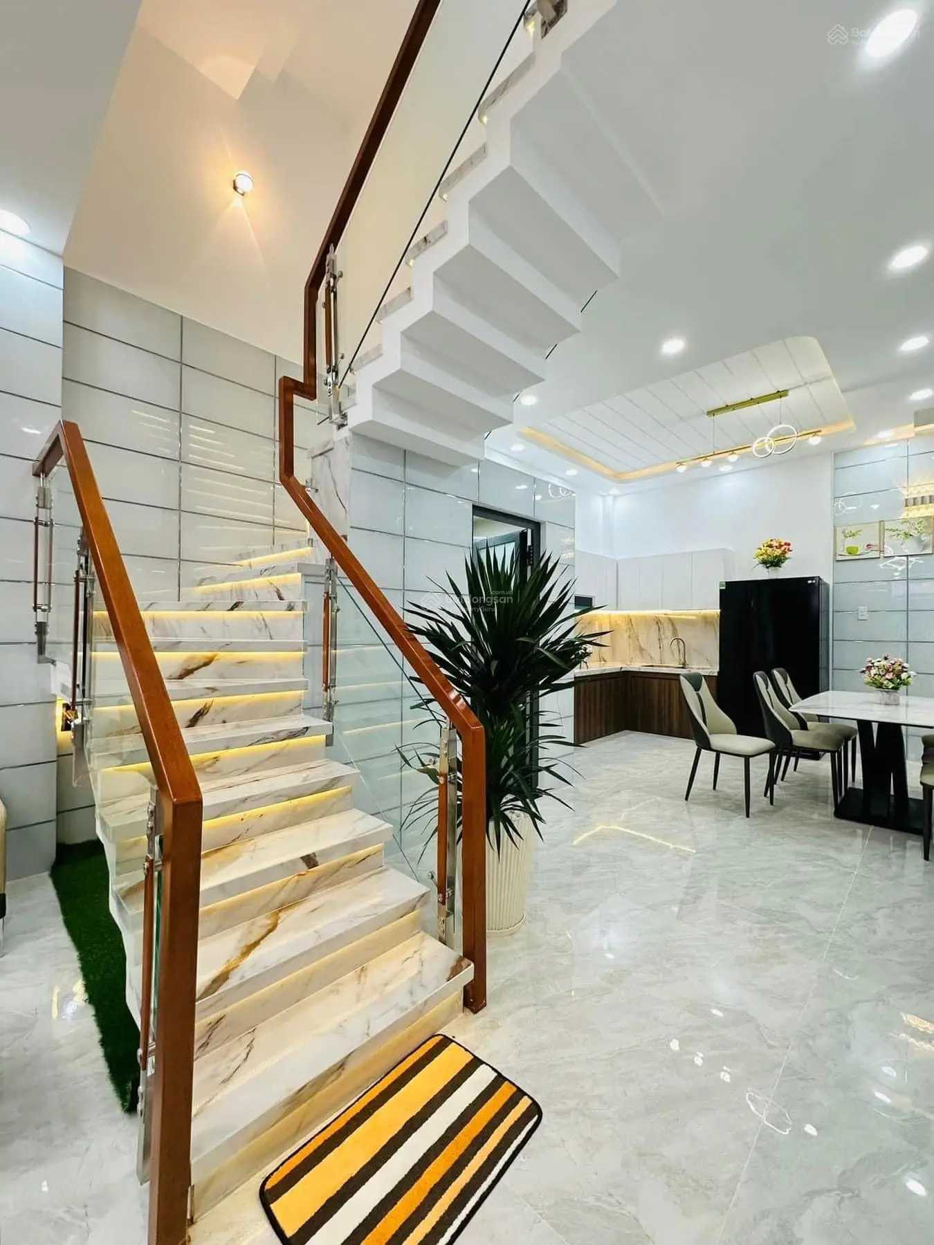 Chính chủ bán gấp nhà ngay Đường Số 20 Thủ Đức. Giá: 2 Tỷ 190 / 54m2. Sổ hồng riêng, hẻm ô tô 6m