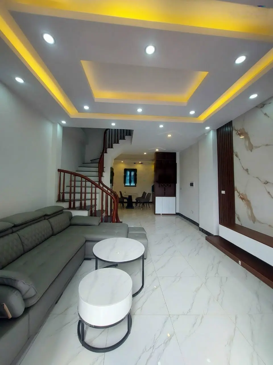 Bán nhà riêng Phượng Đồng 4 tầng 34 đường rộng 3m. ô tô đỗ cửa giá chỉ 2,8 tỷ