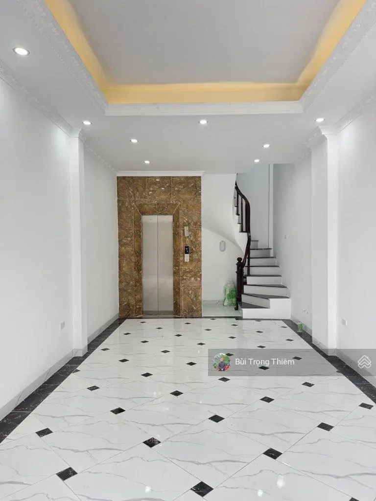 Bán nhà mới đẹp 6 tầng thang máy gara ô tô ở Bát Khối, Long Biên mặt ngõ ô tô tránh giá hạt dẻ