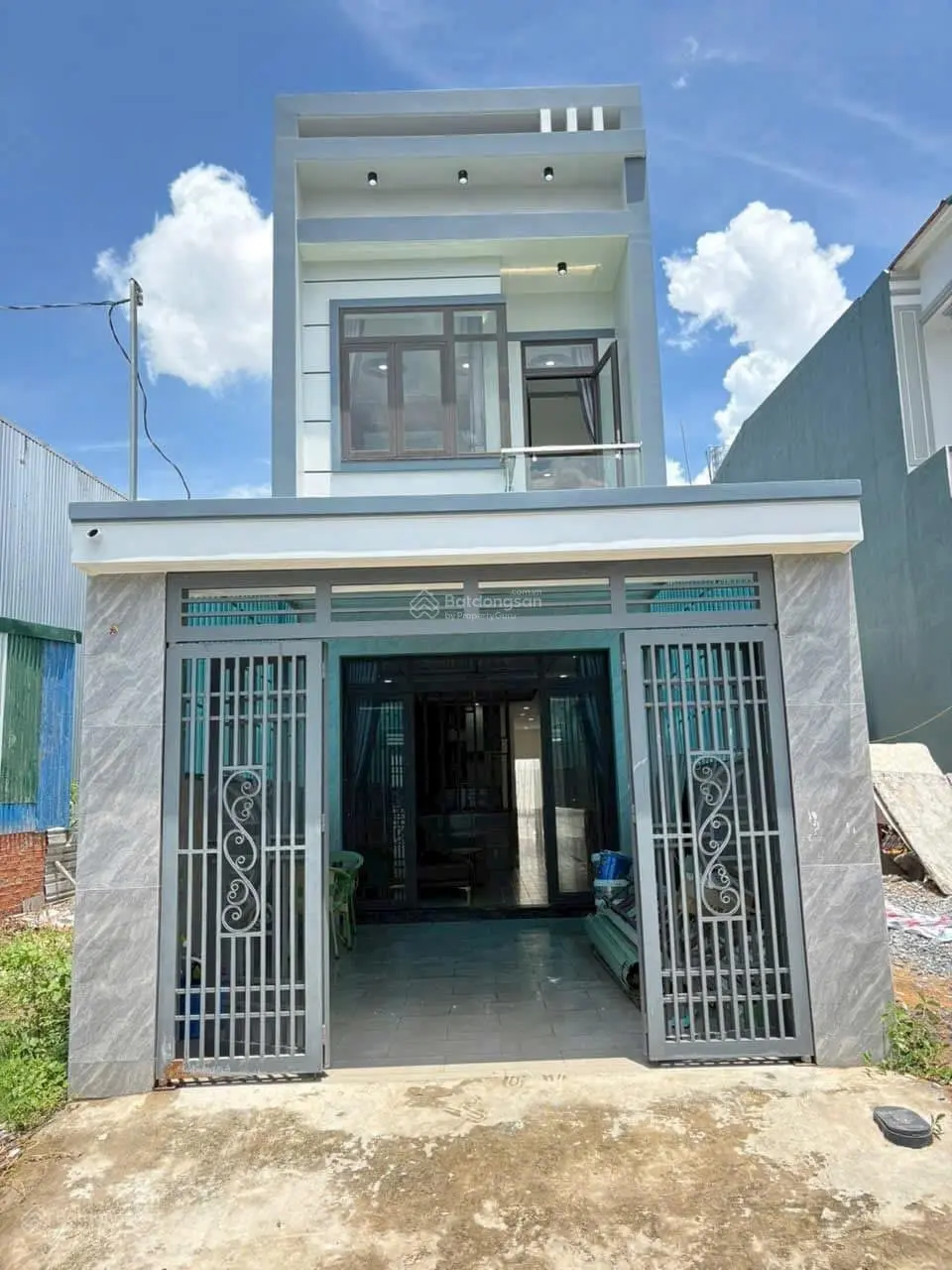 Nhà xịn - vị trí đẹp - nội thất sang- giá thành 3,95 tỷ tân bình dĩ an