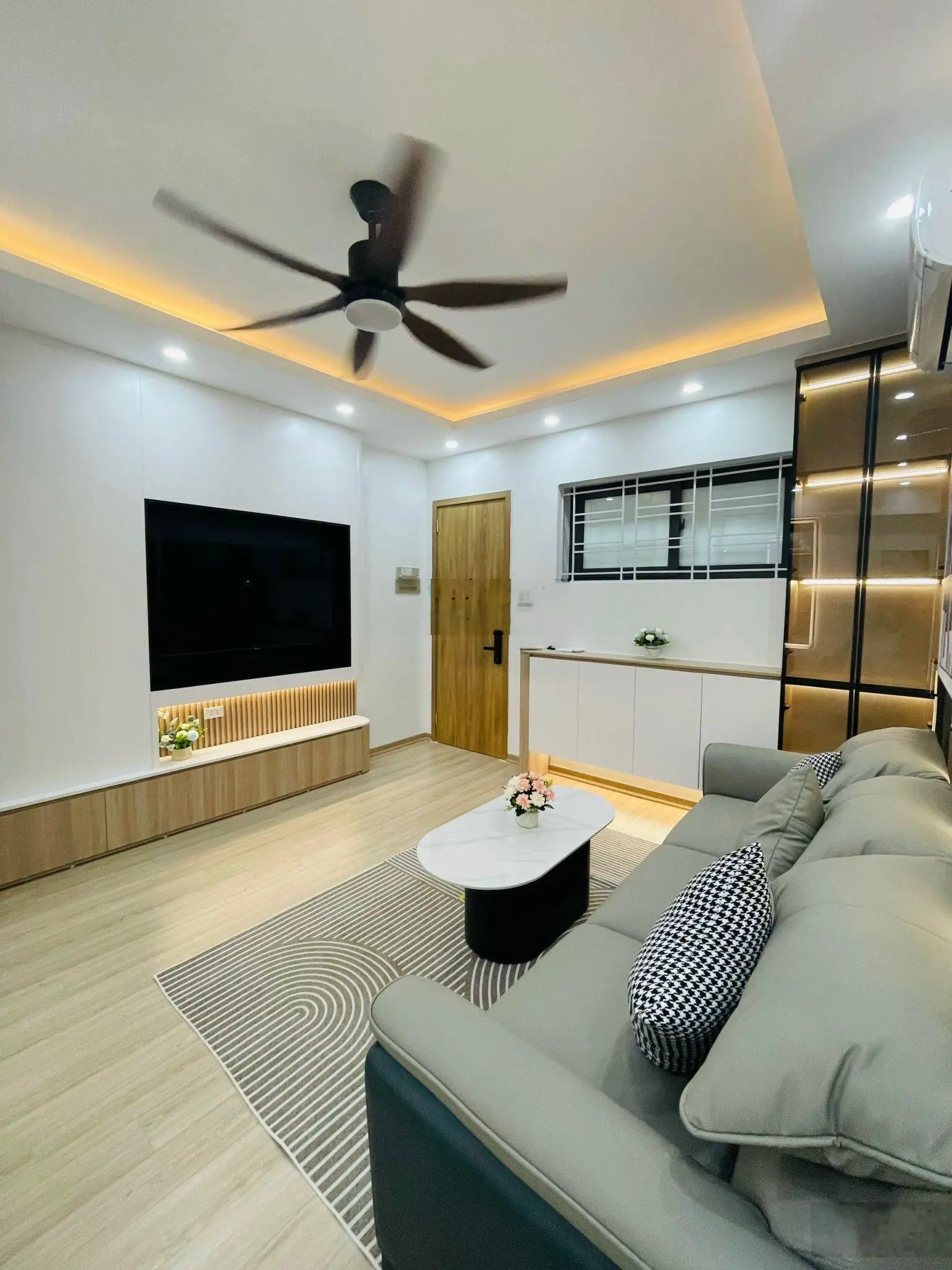 Bán căn hộ tại Nơ3 Bán đảo Linh Đàm - Hoàng Mai Hà Nội. 80m2 3ngủ 2VS. Giá 3tỷ480tr