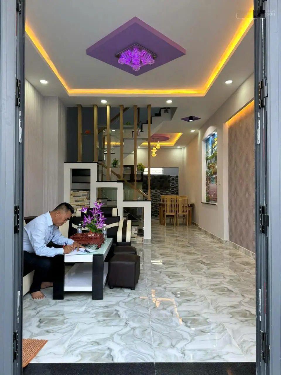Tôi chính chủ cần bán nhà ngay KCN thị xã Trảng Bàng 1 trệt 1 lầu 2 PN giá rẻ nhỉnh 1tỷ - sổ riêng