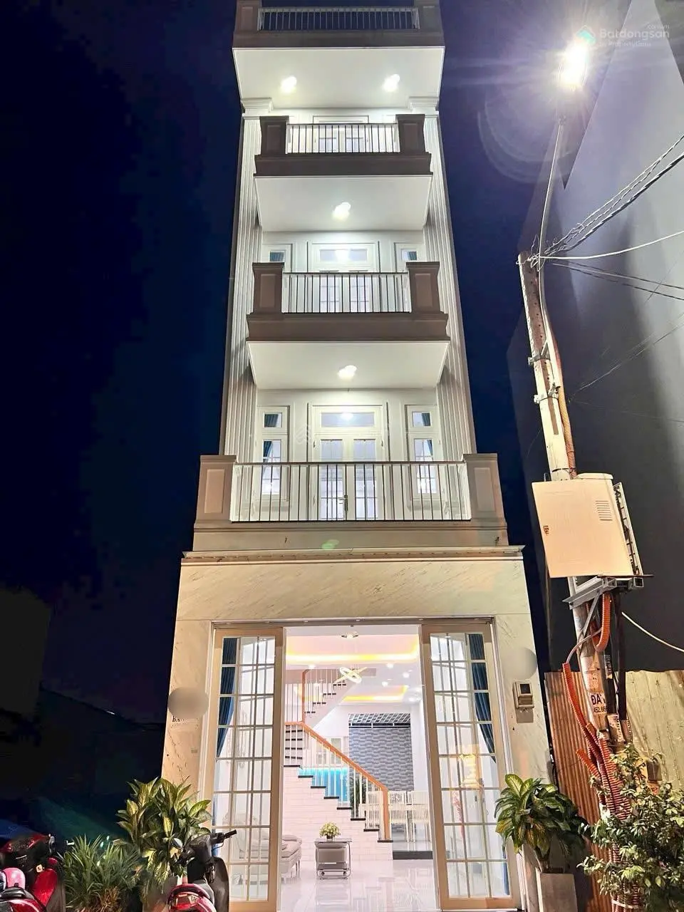Bán nhà mới xây 5 tấm DT 4m x 15m, hướng Bắc, Bác Ái, P. Tân Thành