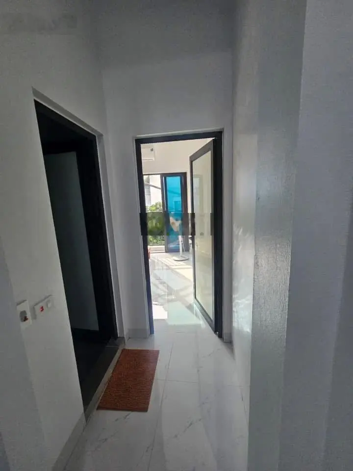 nhà 3 tầng mới tinh về ở vị trí tiện ích đẳng cấp miễn bàn DT 44m đường thông oto Đại mạch ĐA-HN