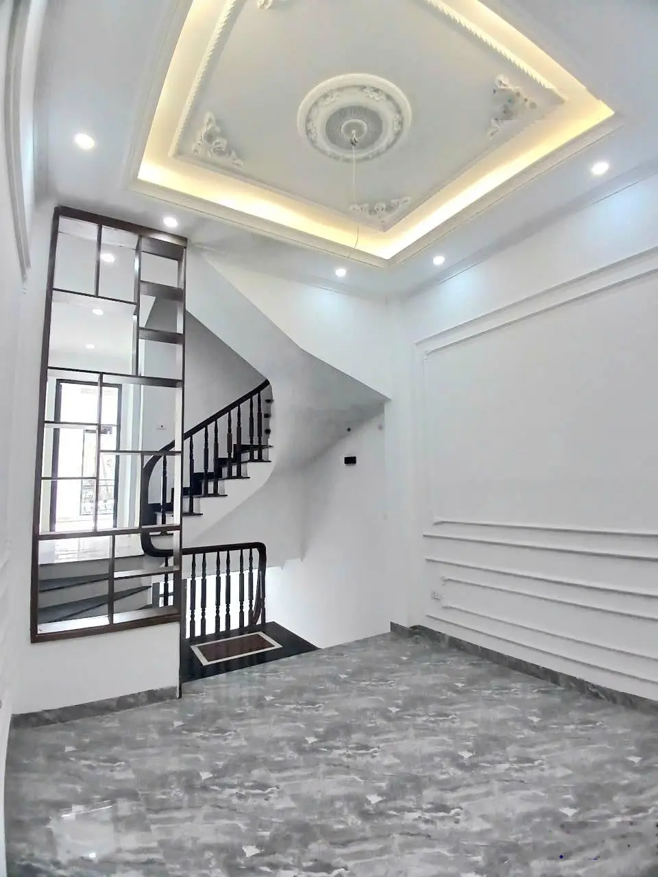 Nhà mới đón Tết, 40m2 4 tầng ngõ 24 Tả Thanh Oai, ngõ nông thoáng, ô tô gần, giá ngon chỉ 4.38 tỷ