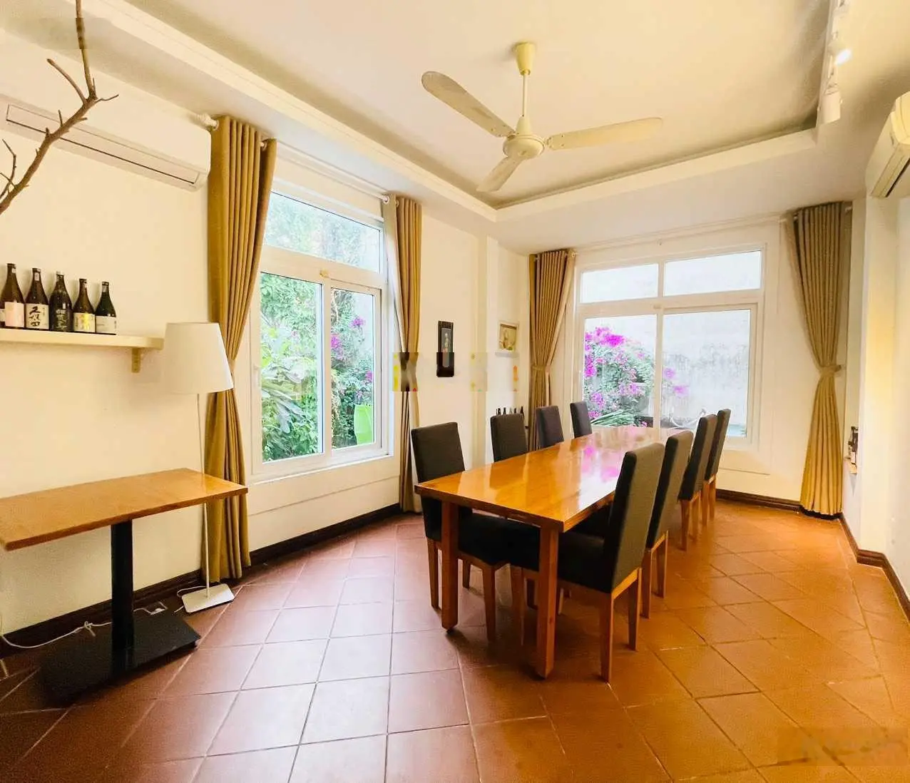 Bán biệt thự 197m2 - ngang 12m - 1 trệt 2 lầu - giá 30 tỷ