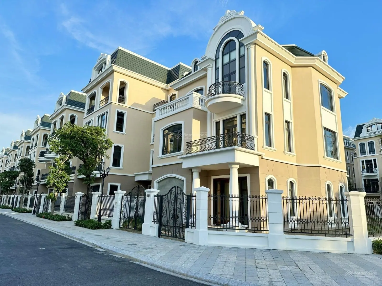Cần bán căn tứ lập Ánh Dương 120m2 Vinhomes Ocean Park 3, giá thỏa thuận nhanh, gia chủ cần tiền