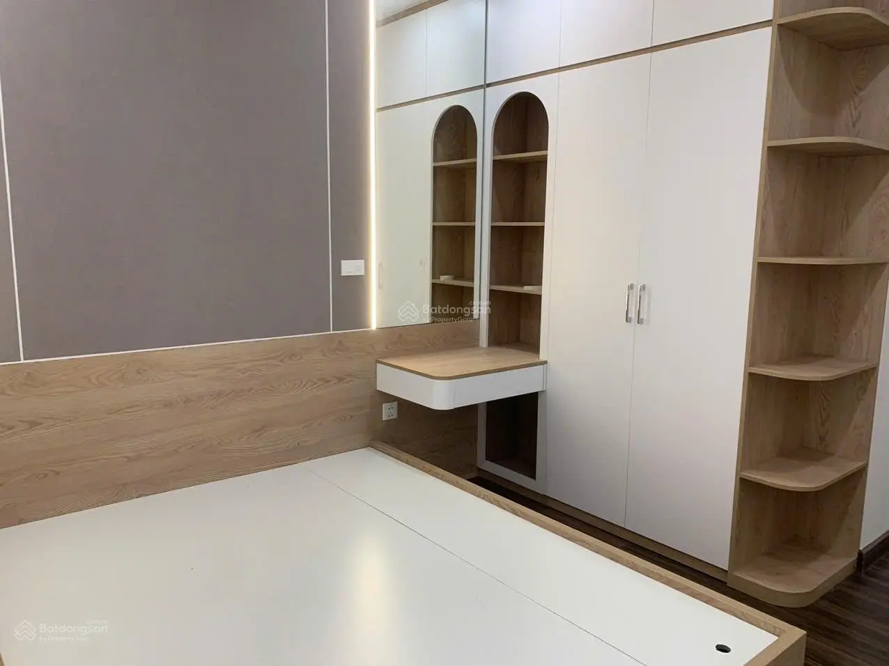 Bán căn 2PN Hoàng Huy Commerce - Toà CML - có nội thất gắn tường. LH: 0902 004 ***