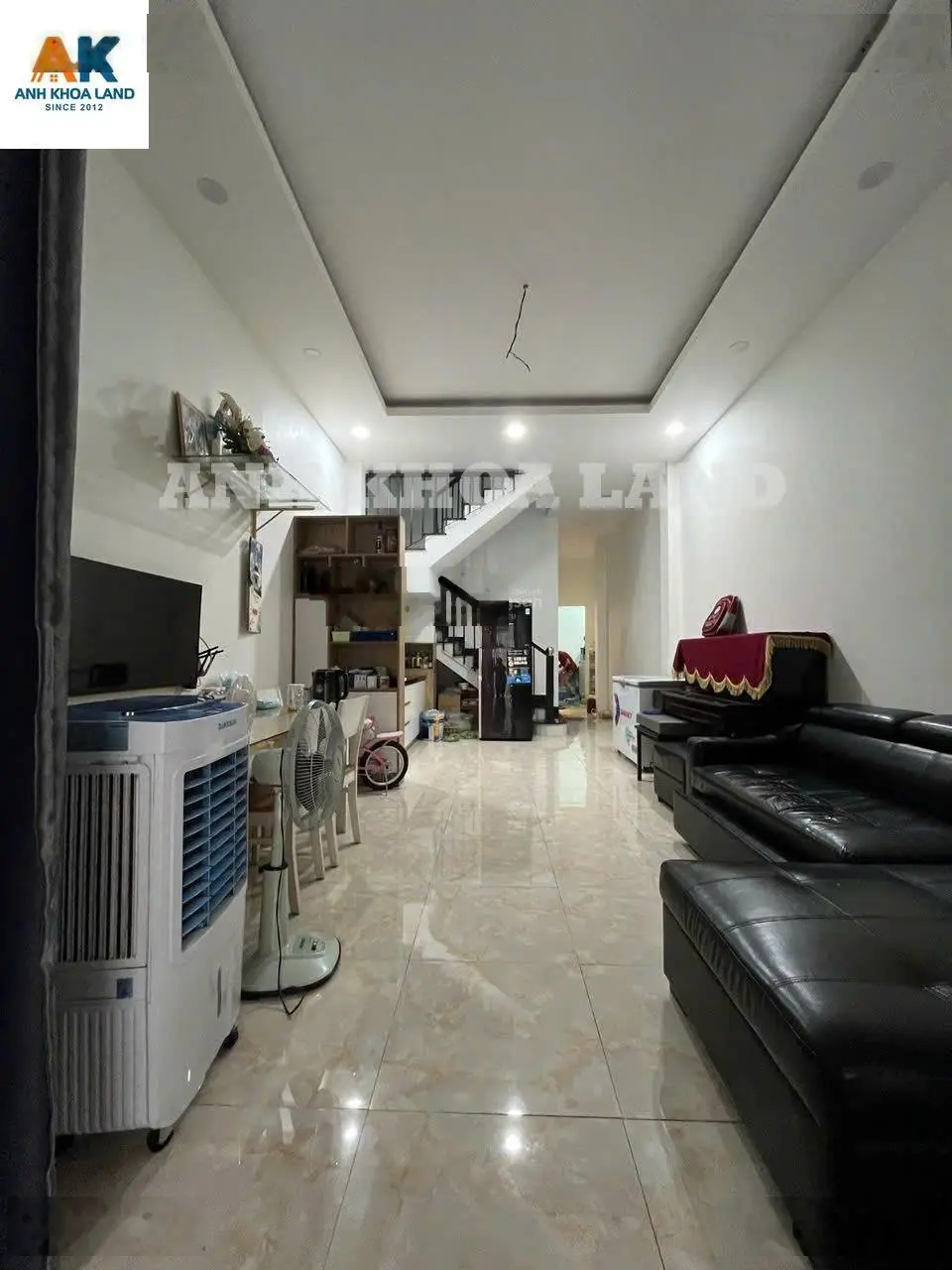 Gấp bán! nhà 3 tầng kiên cố nội thất hiện đại, chuẩn hoàn công, nhà đẹp xem thích ngay chỉ 5.55 tỷ