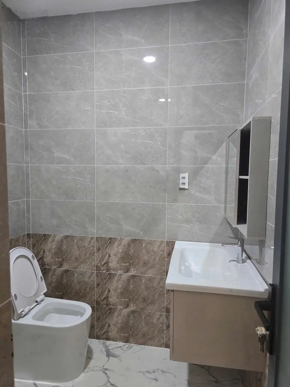 Nhà bán trệt, lầu mới đẹp 66,5m2(5,2 x 12)NH-6m -hẻm 3.5 Âu Dương Lán P3Q8- 6 tỷ2 TL- SH Riêng