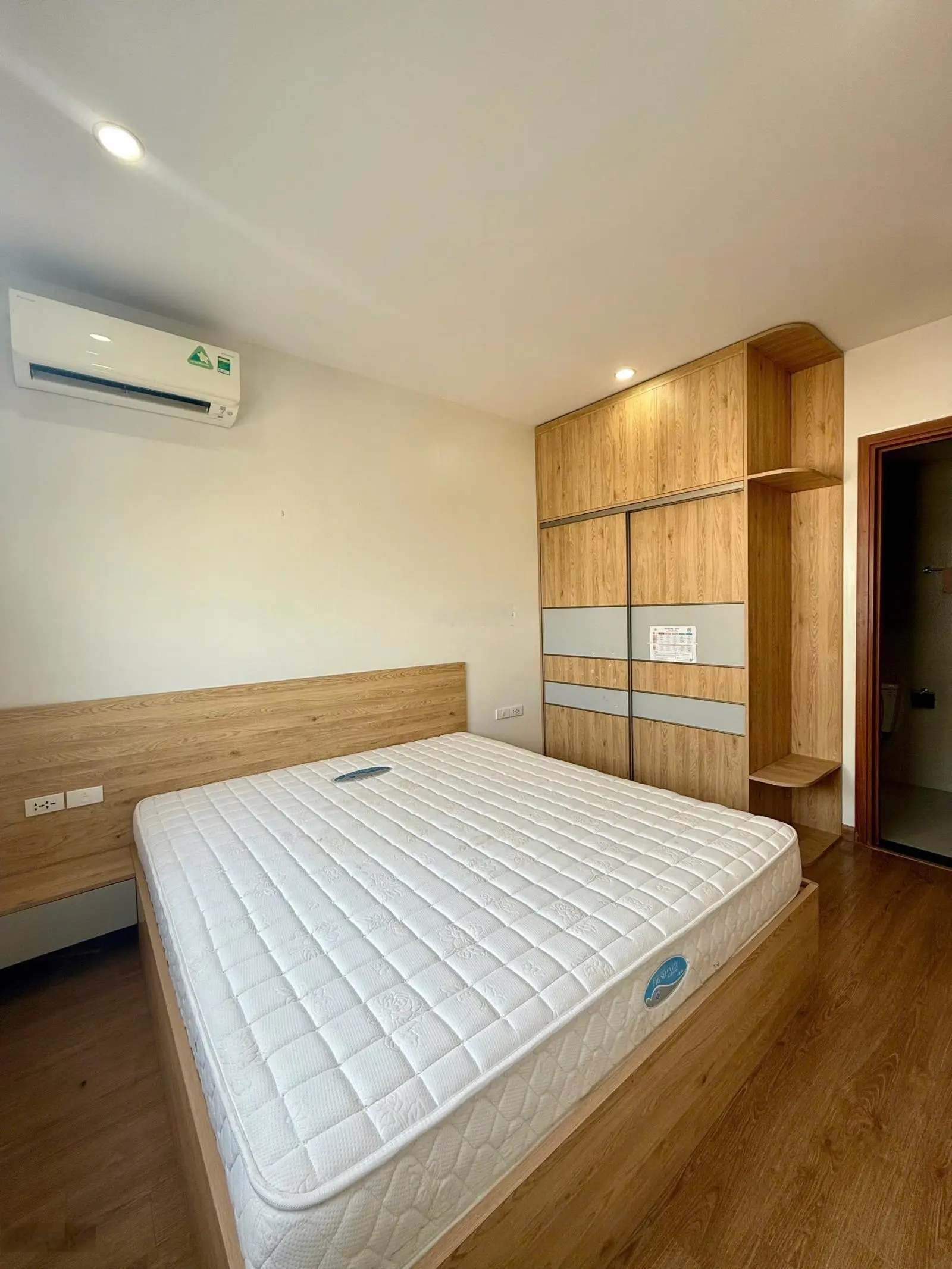 Bán Căn hộ chung cư Iris Garden, giá tốt 4,5 tỷ, 61,7 m2, bao phí. Lh 0357 536 ***