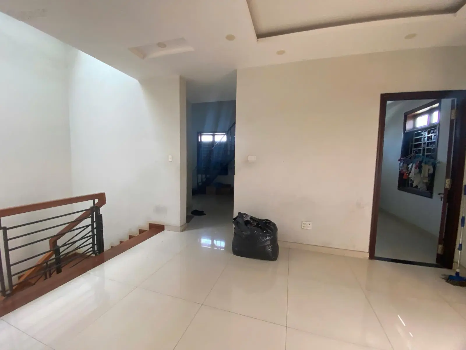 Chính chủ cần bán căn biệt thự 10x35m mặt tiền đường 61 Phước Long B Q9