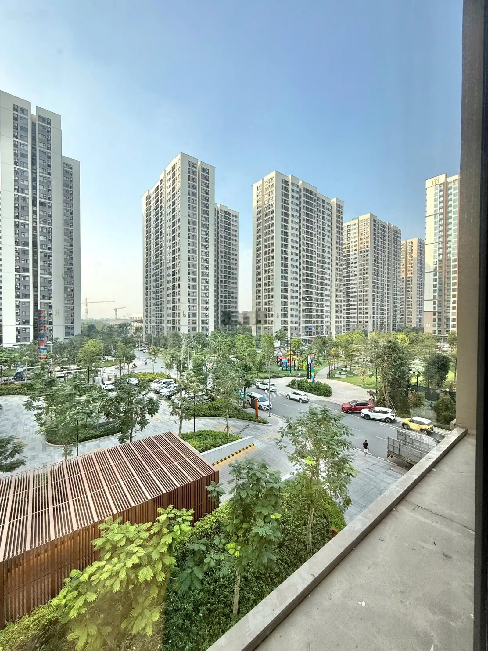 Chính chủ gửi bán căn góc 3PN 74.43m2 giá tốt Masteri WaterFront. View công viên và vườn cảnh quan