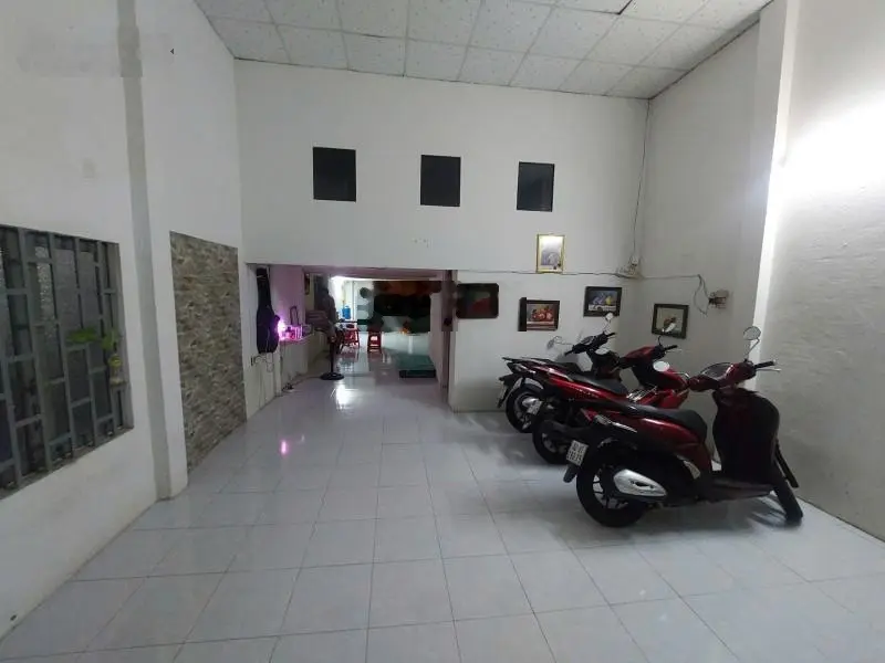 Bán nhà 100m2 An Bình, lô góc 2 mặt hẻm, đường xe hơi vi vu, gần KCN Sóng Thần
