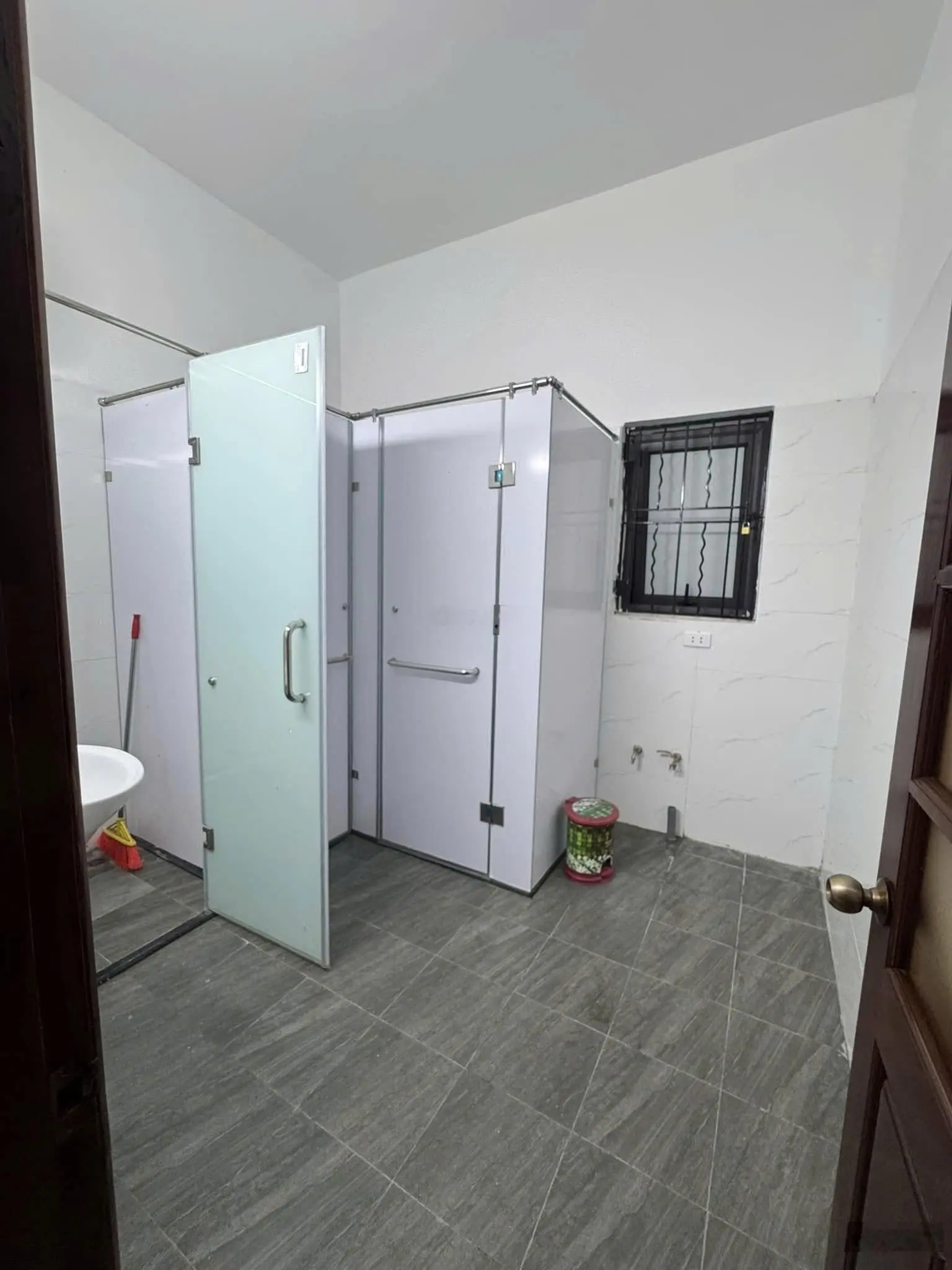 Bán nhà riêng 4 tầng mời đẹp tại đường Láng, Đống Đa, 6,4 tỷ, 32m2, 4PN + 3WC + bếp, giá cực chất
