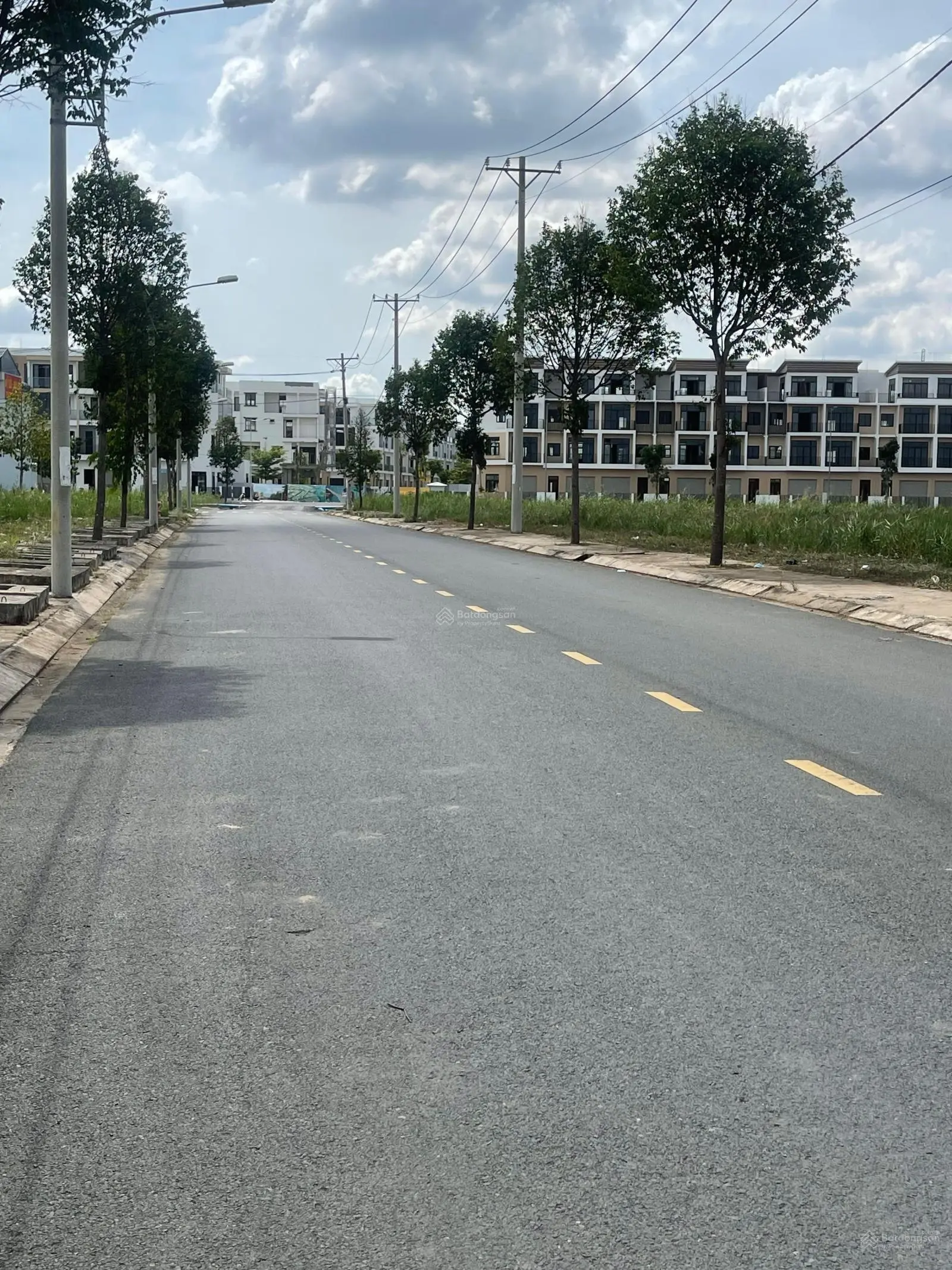 Giá cực tốt, lô đất đường số 10 dự án Saigon Village, diện tích 90m2 giá chỉ 2tỷ300