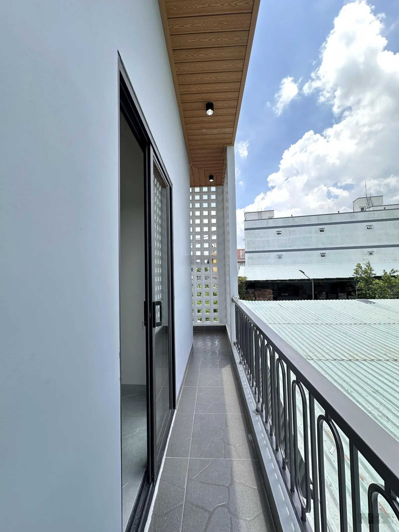 Bán nhà đẹp phường 5 nội thất cao cấp đường ô tô