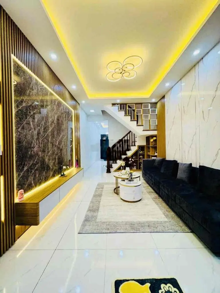 Bán nhà phố Nguyễn Trãi! Nhà đẹp, gần phố, ô tô đỗ cạnh nhà. Dt 40m2