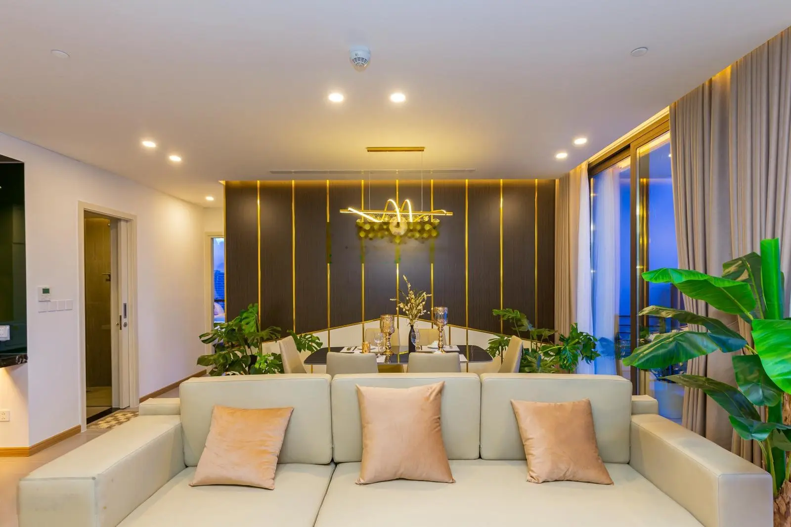 Bán cắt lỗ căn vip, căn góc siêu đẹp tại SAM Towers Đà Nẵng chỉ 5,5 tỷ, diện tích 84m2, 2 PN