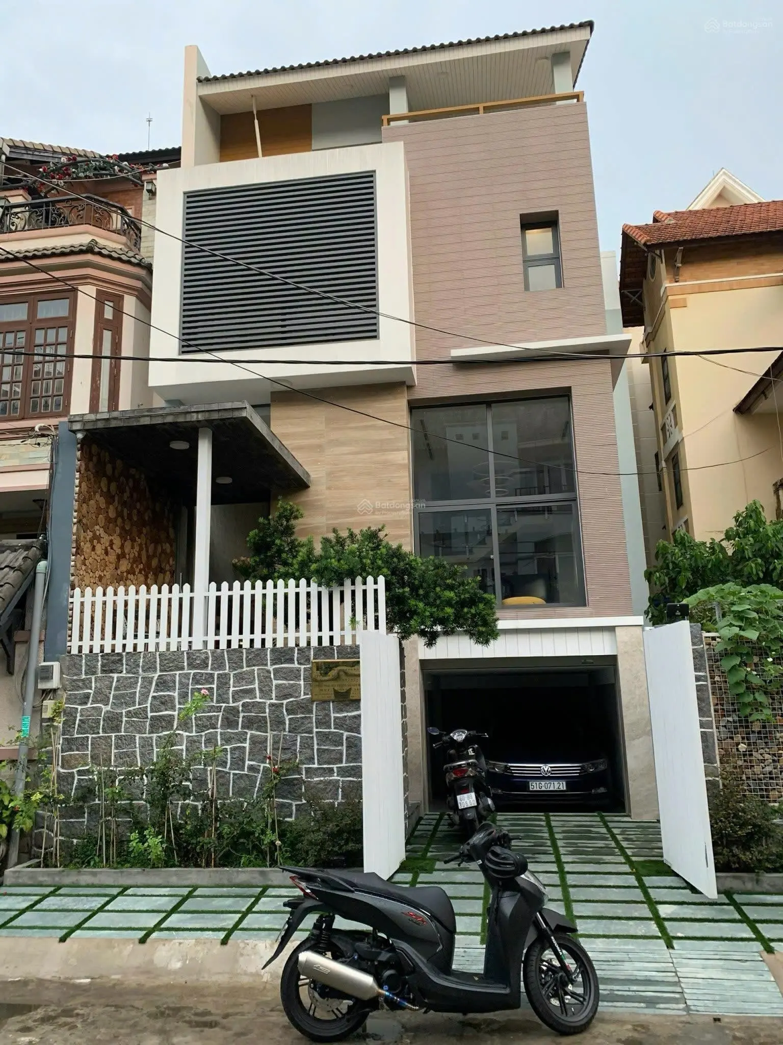 Bán biệt thự ven sông trần não dt 120 m 400 m2 sàn xd gồm 4 pn 5 wc, giá 44 tỷ tl .lh 0944541949