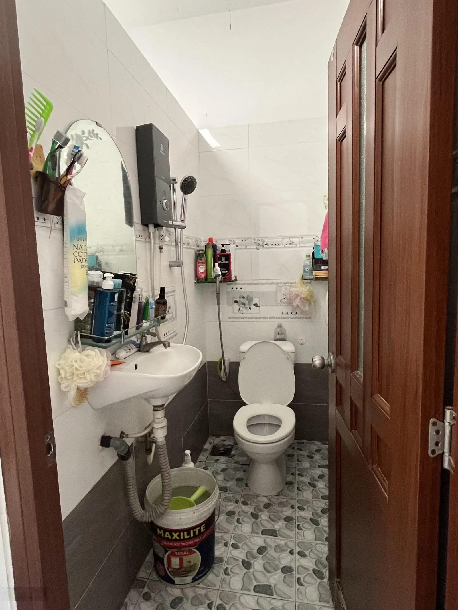 Chính chủ cần bán nhà Hẻm Xe Tải Lạc Long Quân