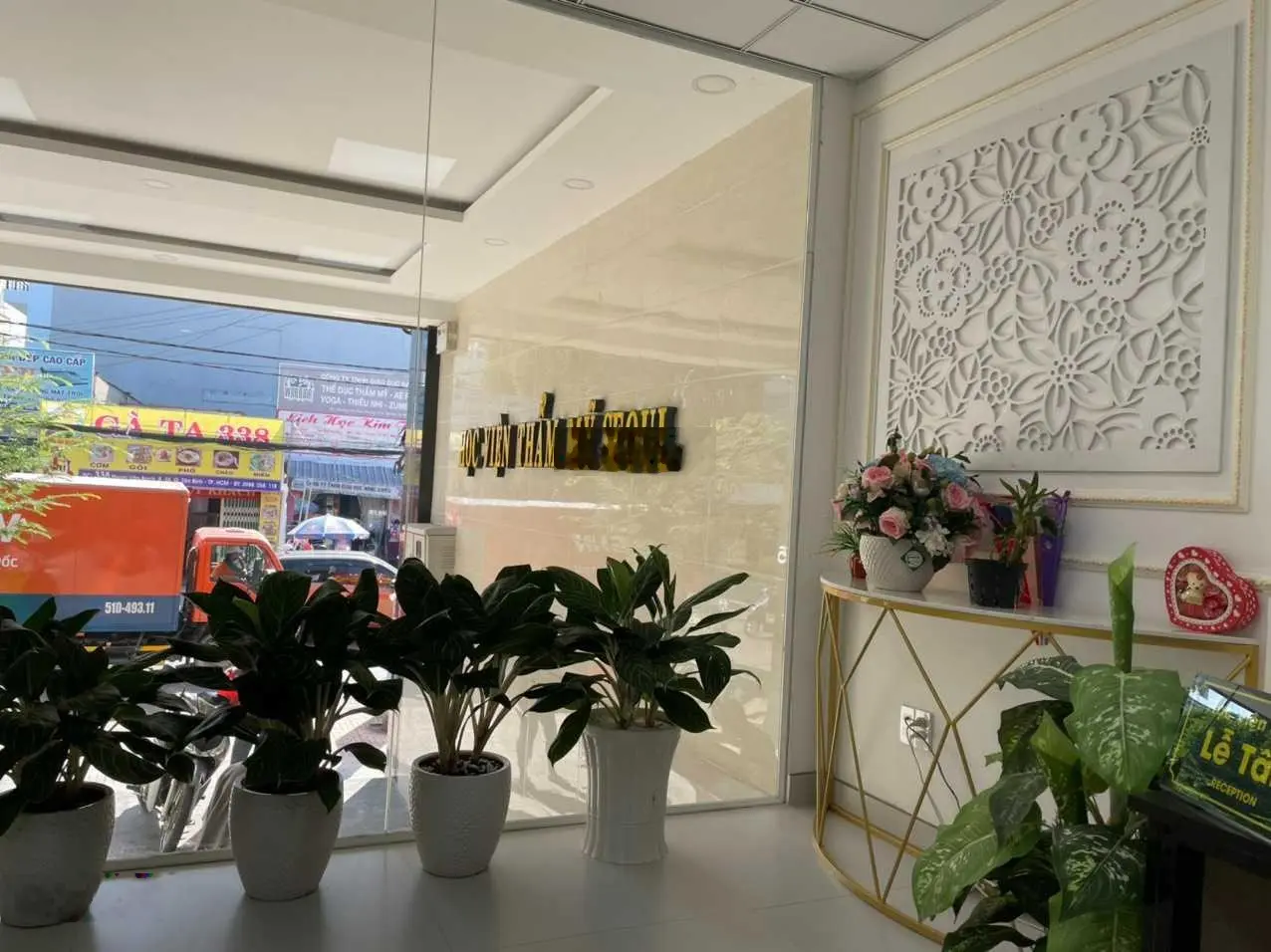 Bán tòa nhà văn phòng building mặt tiền Phạm Văn Bạch, Tân Bình. Hầm, trệt lửng+5 lầu. Giá 36 tỷ