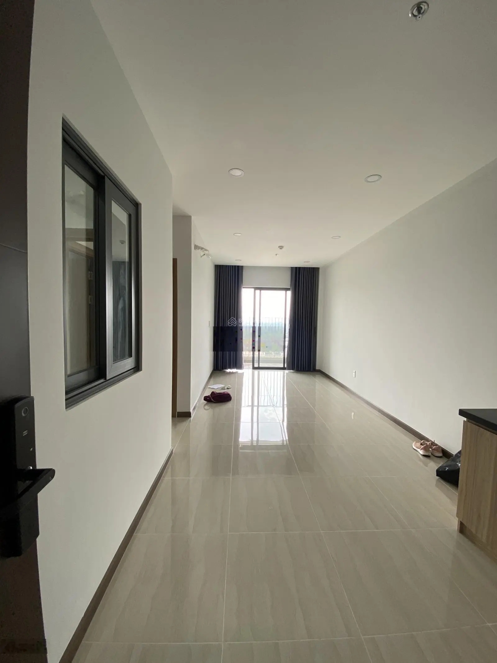 Bán nhanh căn 2PN2WC Bcons Plaza - View hồ đá - Giá chỉ 1ty800, trọn sổ, tầng đẹp