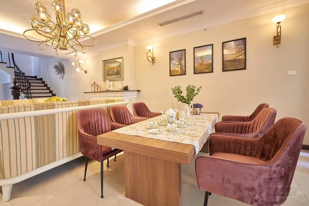 Bán biệt thự khu đô Thị Nam Thăng Long, Tây Hồ: Diện tích 296m, mặt tiền 33m, 3 tầng. Cực Hiếm