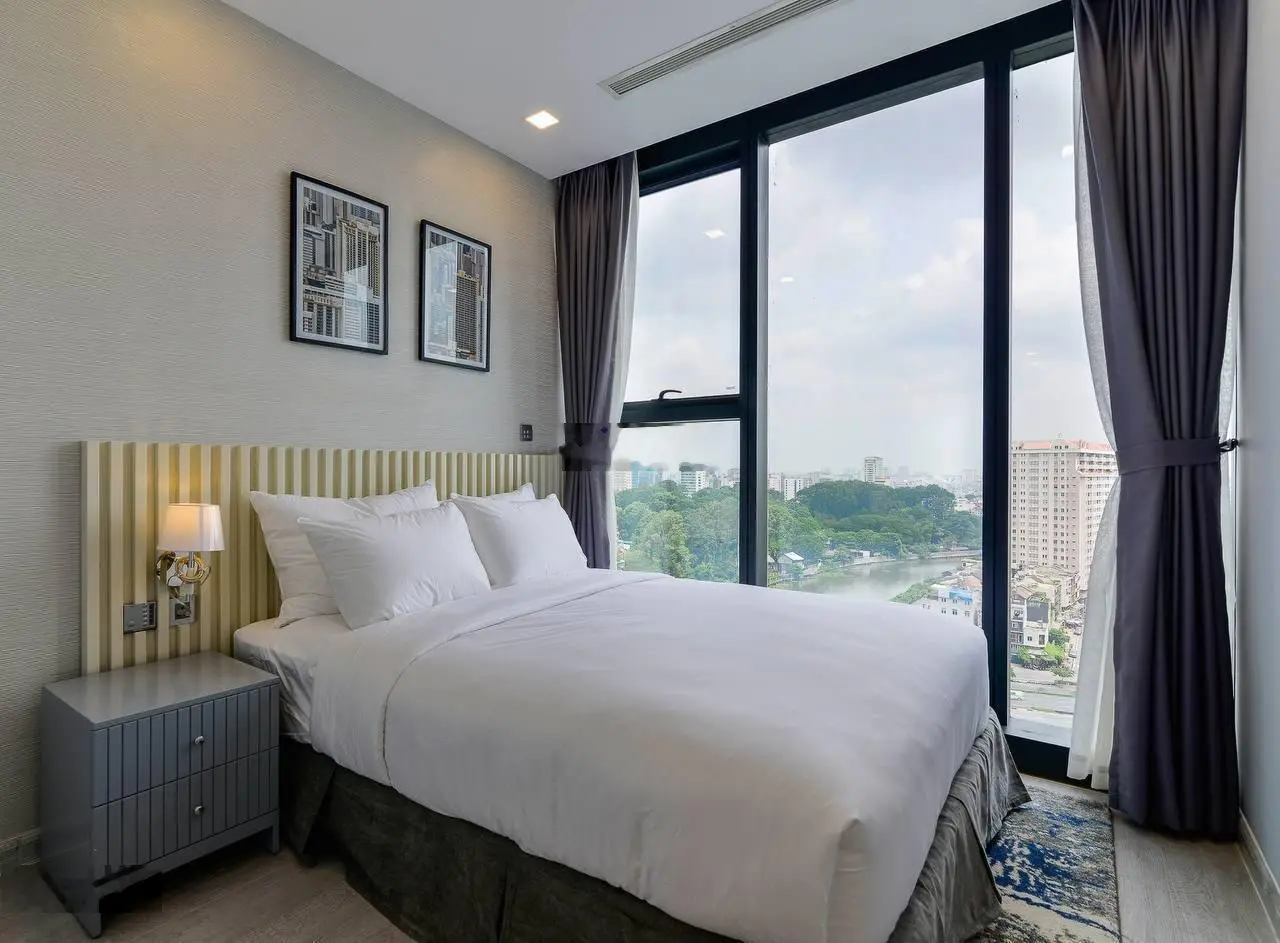 Sang sổ liền tay cần bán nhanh căn hộ Vinhomes Golden River 2PN 9,8 tỷ 79m2