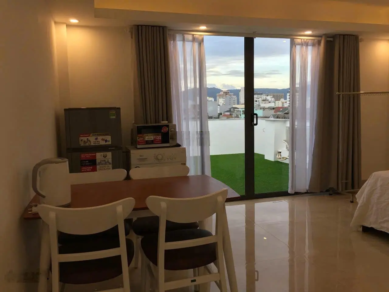 Toà căn hộ biển phố tây An Thượng DT 90m2 9 phòng full nội thất doanh thu 65tr/th chỉ hơn 17 tỷ