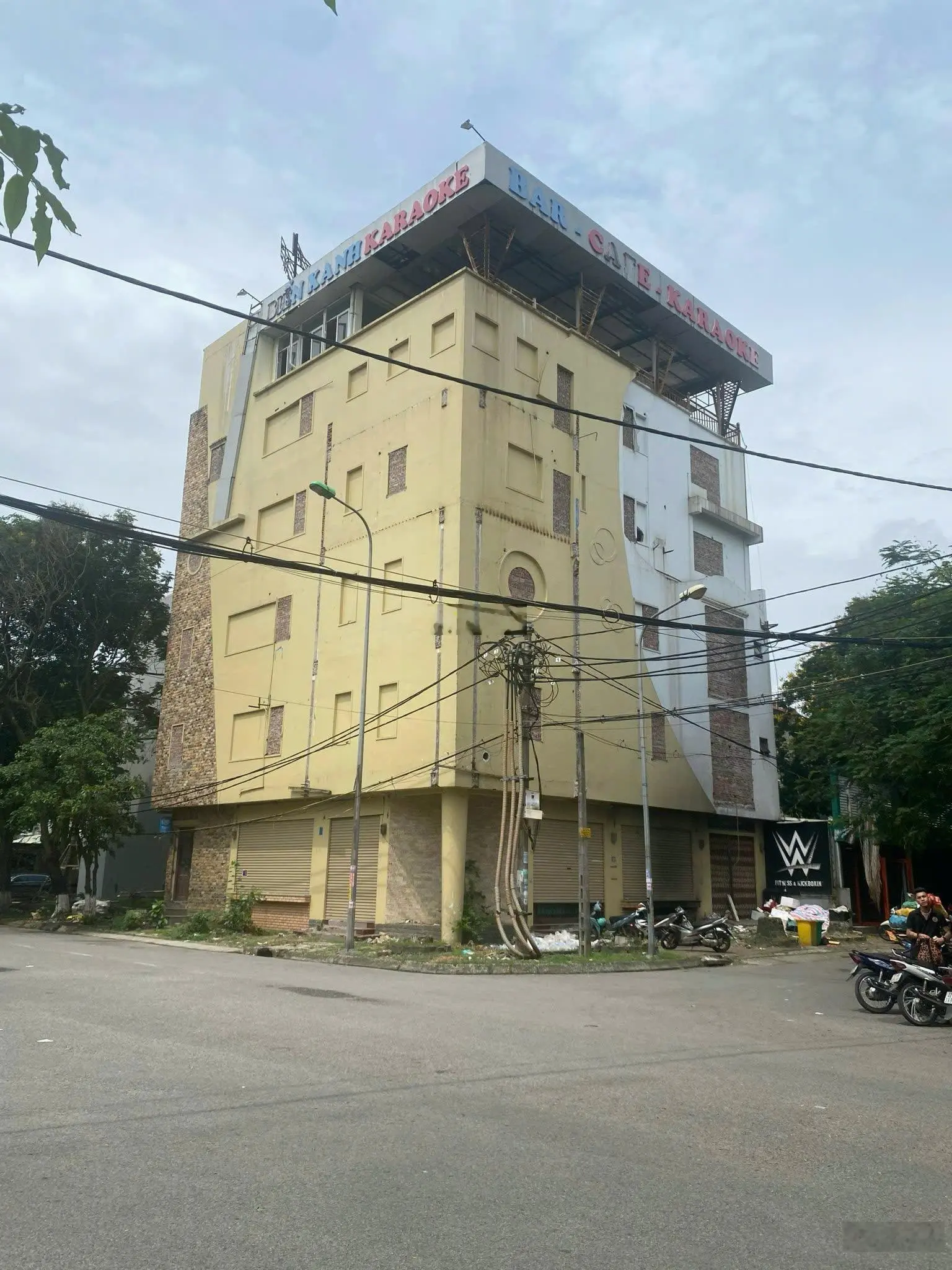 Lô góc 2 mặt phố Bùi Xuân Phái & Tô Ngọc Vân, view vườn hoa, giữa khu dân cư, kinh doanh sầm uất
