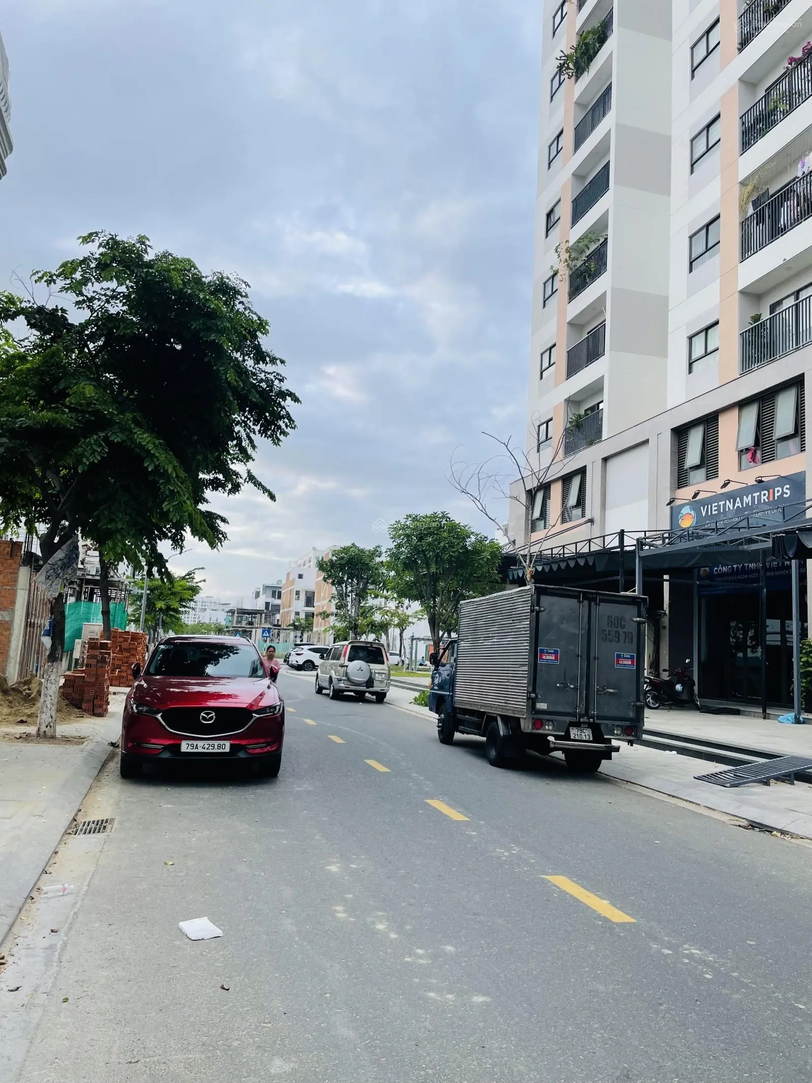 Nhà đường A2 đối diện chung cư, vị trí kinh doanh tốt